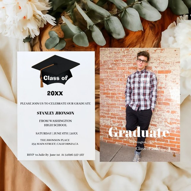 Invitation de graduation de script minimaliste (Créateur téléchargé)