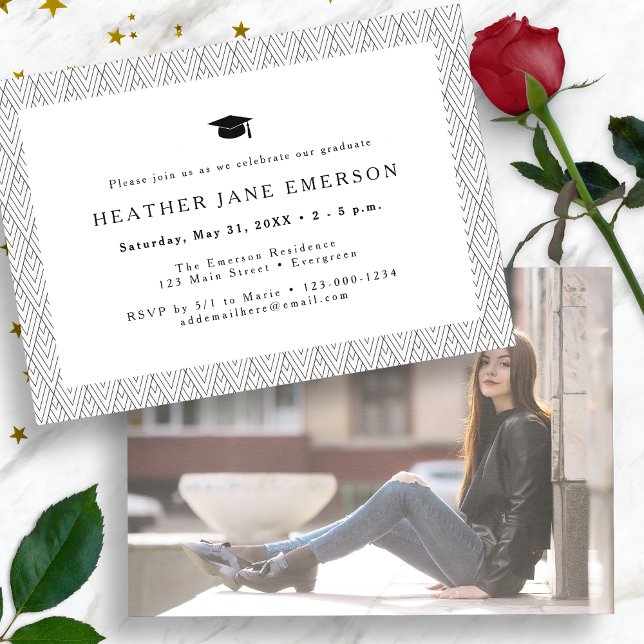 Invitation de graduation noir et blanc (Black and White Photo Graduation Invitation by Painted Paperie
)