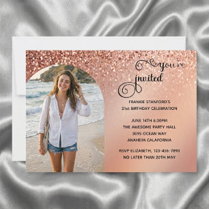 Invitation de naissance avec arche de photo en or