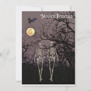 Invitation Deux Skeletons Marchent À Travers La Forêt Hantée