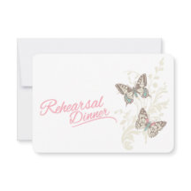 Dîner de répétition mariage rose papillons invitat