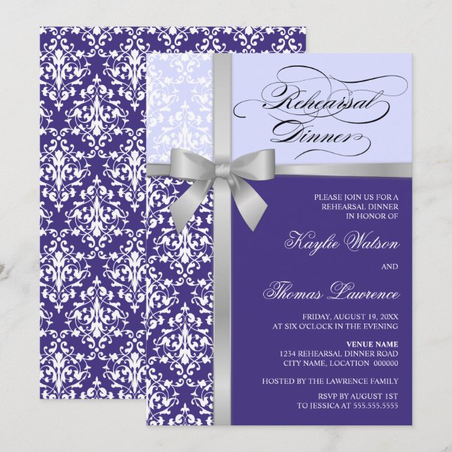 Invitation Dîner de répétition violet Damask Faux Silver Ribb (Devant / Derrière)