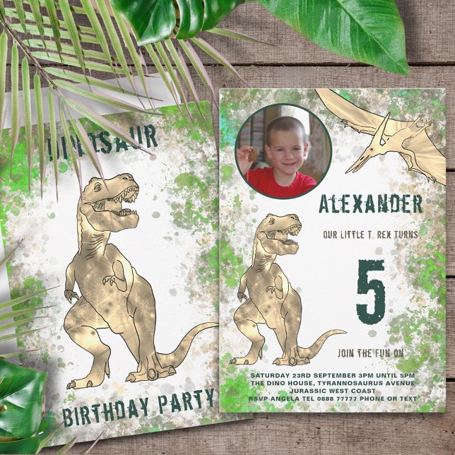 Invitation Dinosaur Jungle 5ème anniversaire de la fête Photo (Dinosaur jungle 5th birthday party invitation with photo template)