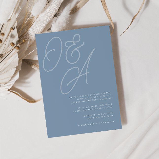 Invitation Dusty Blue | Mariage de monogramme de filigrane de (Créateur téléchargé)