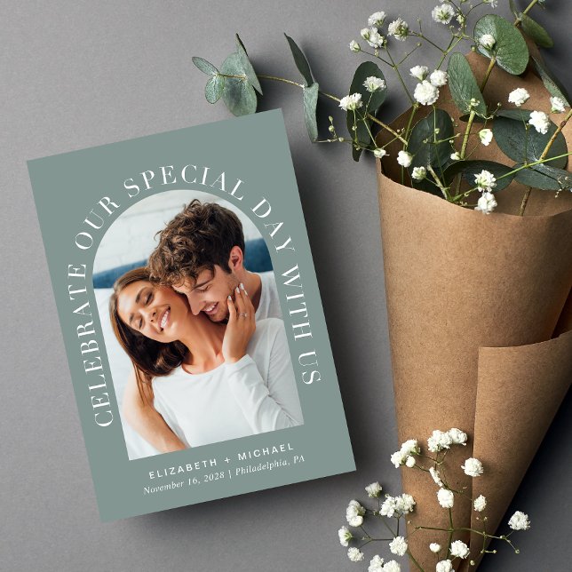 Invitation Élégant Arc Photo QR Code Sage Tout en un Mariage (Celebrate your love story with an invitation showcasing your favorite photo in an elegant arch frame)