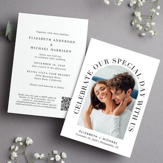 Invitation Élégant Arc Photo QR Code Tout en un Mariage (Celebrate your love story with an invitation showcasing your favorite photo in an elegant arch frame)