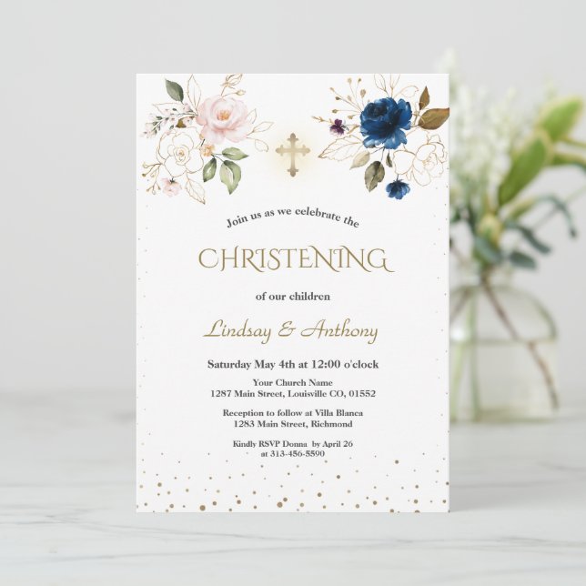 Invitation Élégant bleu rose or floral jumeaux Christening (Debout devant)