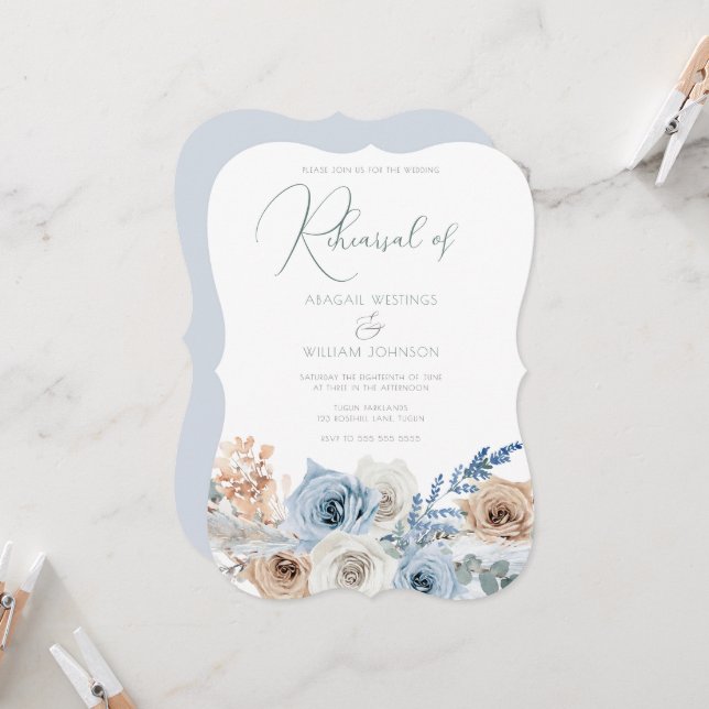 Invitation Elégant Boho Blue Floral Mariage Dîner de répétiti (Devant/Arrière en situation)