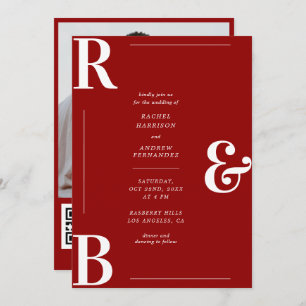 Invitation Élégant Crimson rouge Monogramme QR Code Mariage