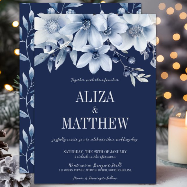 Invitation Elégant Mariage floral bleu marine et bleu clair (Elegant Navy Blue Floral Winter Wedding Invitation, Blueberries,   Light Blue Flowers, Classic)