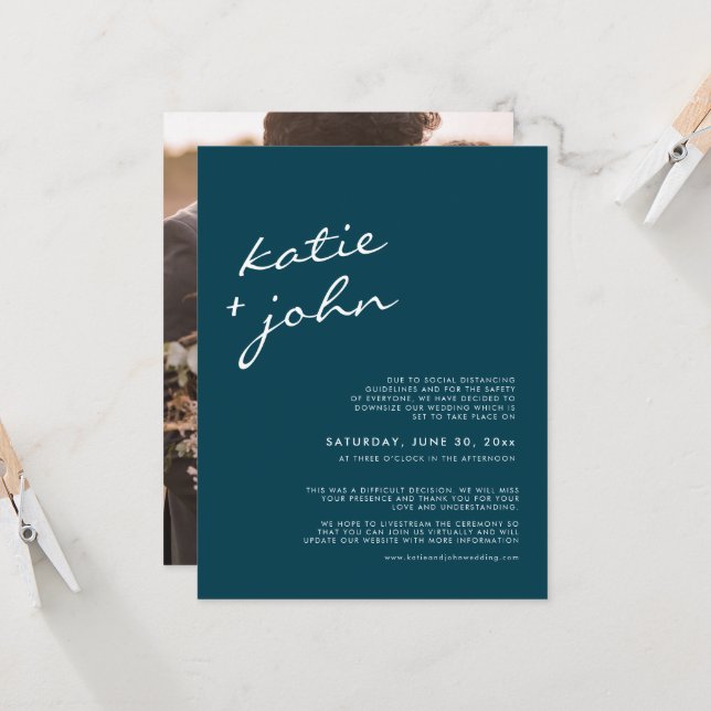 Invitation Élégant minimaliste Turquoise bleu Mariage réduit (Devant/Arrière en situation)