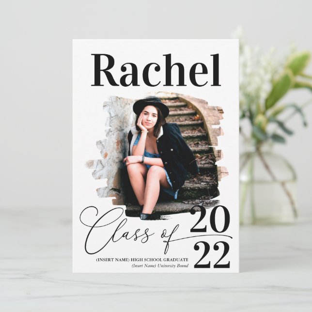 Invitation Elégant Noir Blanc Typographie Classe de diplôme (Debout devant)