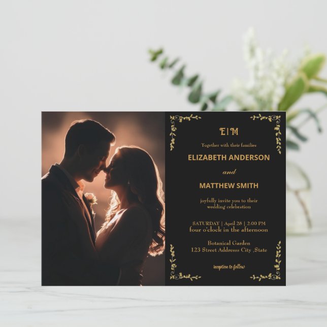 Invitation Elégant noir & or photo mariage romantique (Debout devant)