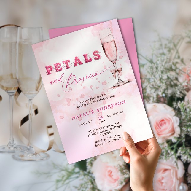 Invitation Élégant Pétales Roses & Fête des mariées Prosecco (Elegant Pink Petals & Prosecco Bridal Shower Invitation)