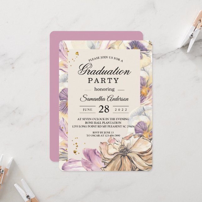 Invitation Élégant Purple & Pansy Floral Graduation Party (Devant/Arrière en situation)