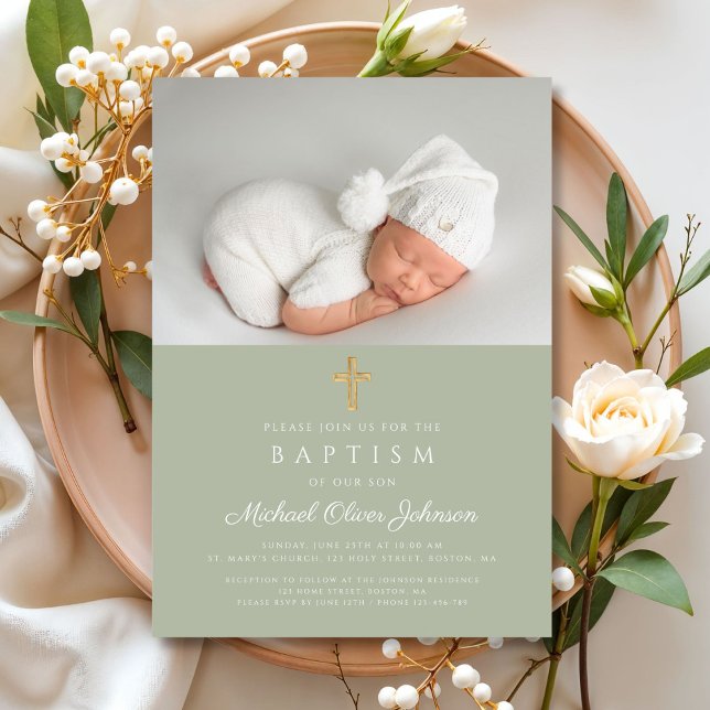 Invitation Elégant Sage Green Croix religieuse Photo Baptême (Sage Green Religious Cross Photo Baptism Invitation)