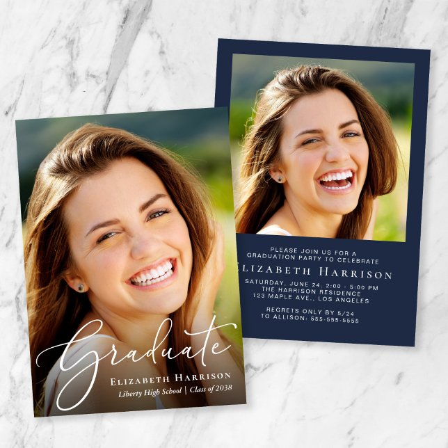 Invitation Élégant script blanc Photo Blue Graduation Party (An elegant photo graduation announcement to celebrate the graduate's achievements)