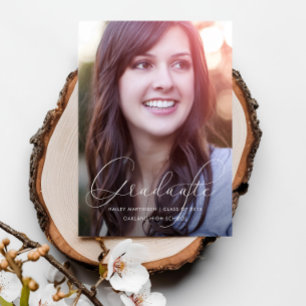 Invitation Élégant Script Photo Graduation Party Blanc