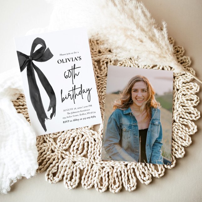 Invitation Elégante aquarelle Black Bow 60e fête d'anniversai (Watercolor Modern Elegant Coquette Black Bow Photo 60th Birthday Party Invitation)
