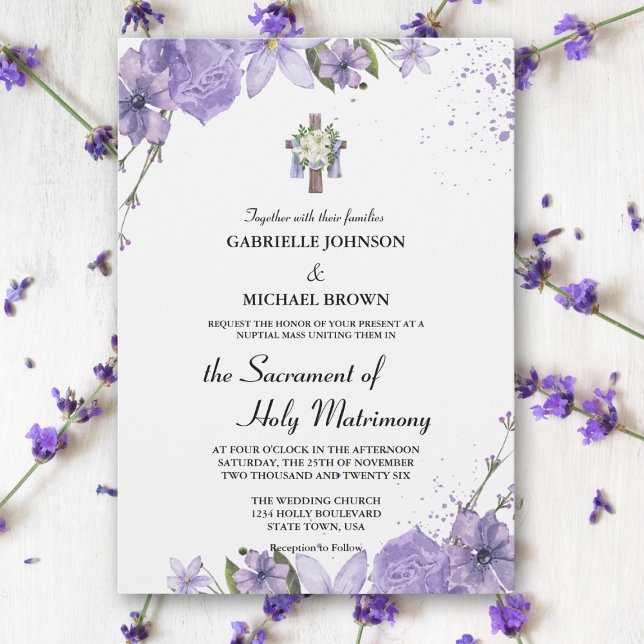 Invitation Elégante Croix Florale Violet Masse Nuptiale Blanc (Créateur téléchargé)