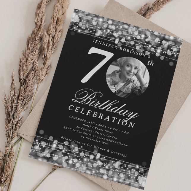 Invitation Élégante photo 70e anniversaire de fête Lumières d (Elegant Photo 70th Birthday Party Silver Lights Invitation)