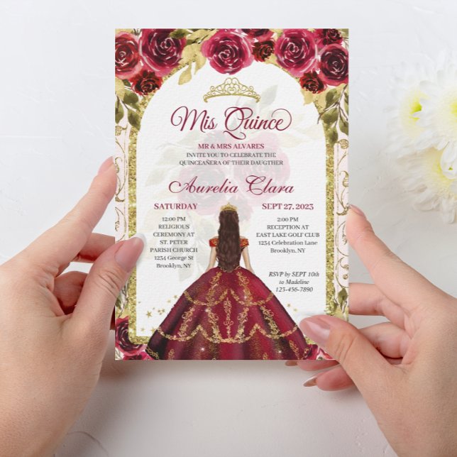 Invitation Elégante Red Floral Princess Gold Arch Quinceanera (Créateur téléchargé)