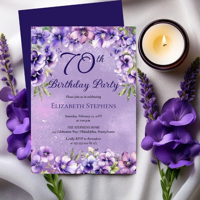 Invitation Élégante Violette violette Florale 70e fête d'anni (Elegant Purple Violets Floral 70th Birthday Party Invitation)