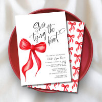 Elle noue la Fête des mariées de la boîte rouge du