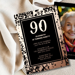 Invitation En Aluminium 90e photo Rose noir Gold sur le dos Modèle personn