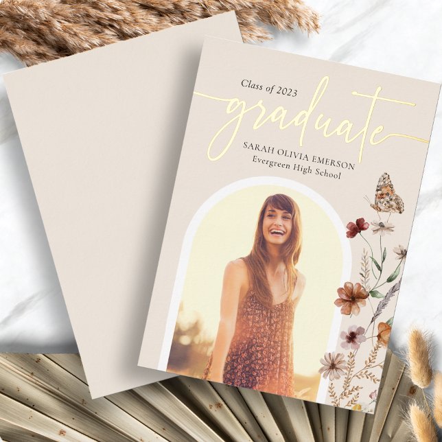 Invitation En Aluminium Annonce de remise de diplôme en Boho Foil (Boho Wildflower Foil Graduation Announcement with Butterfly by Painted Paperie
)