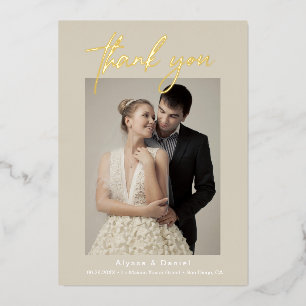 Invitation En Aluminium Chic Beige mariage photos main Script
