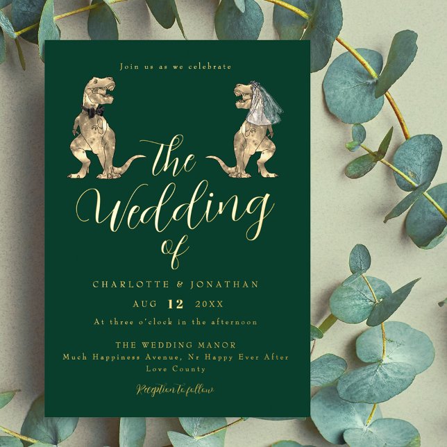 Invitation En Aluminium Dinosaur Thème Mariage Vert et Or (Dinosaur theme wedding dark green & gold foil invitation Elegant script funny T-Rex bride and groom)