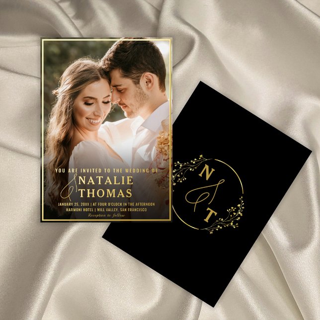 Invitation En Aluminium Élégant Black Gold Script Photo Mariage Monogramme (Créateur téléchargé)
