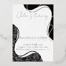 Fleurs monochromes et anniversaire à feuille d'arg