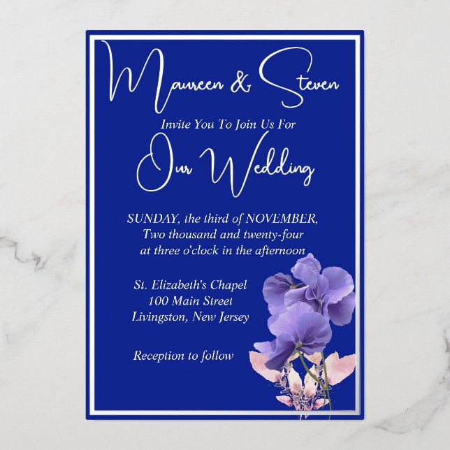 Invitation En Aluminium Fleurs violettes sur Mariage bleu royal Argent (Recto)