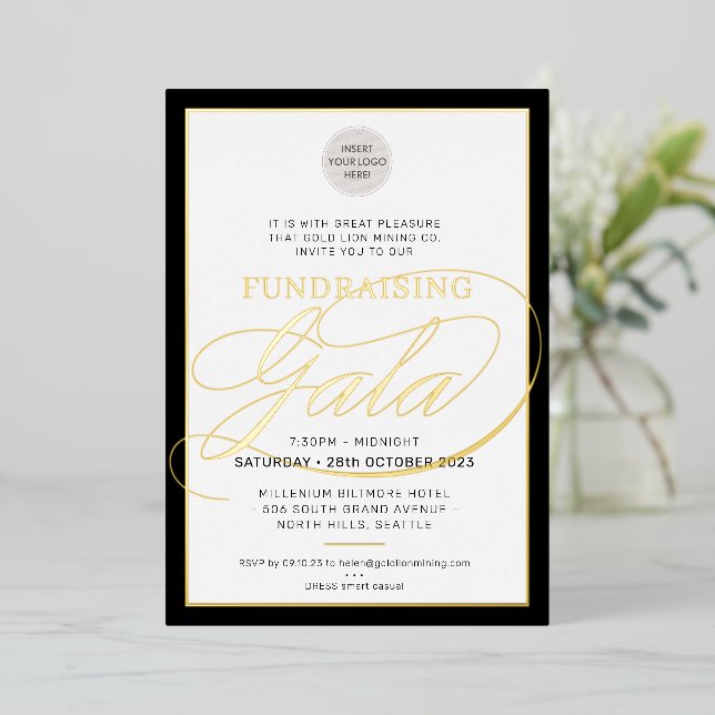 Invitation En Aluminium GALA FUNDRAISER logo moderne calligraphie or noir (Debout devant)
