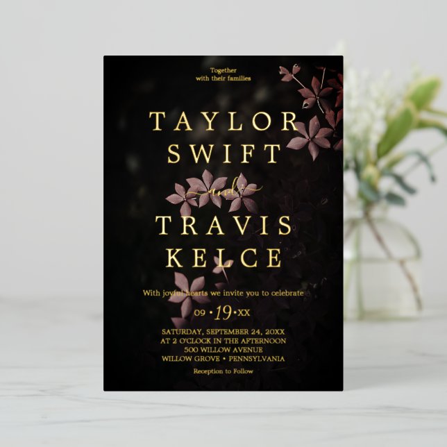Invitation En Aluminium Moody Purple Blooms | Mariage Motif noir Foil (Debout devant)