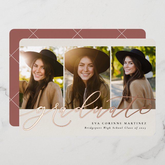 Invitation En Aluminium Rose moderne script diplômé 3 diplômes photo (Recto/Verso)