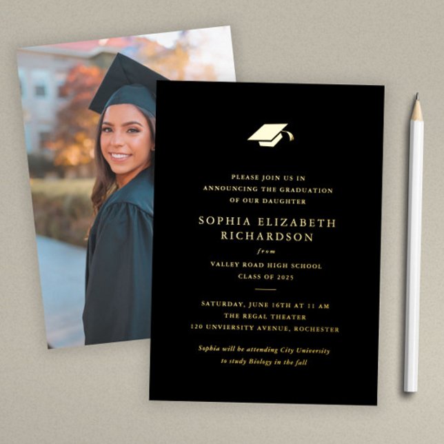 Invitation En Aluminium Simple classique noir et blanc photo graduation (Simple black and gold foil photo graduation announcement invitation.)
