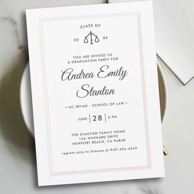 Invitation Études de droit Échelles de la justice Élégante (law school graduation party invitation scales of justice black white embossed frame elegant template)