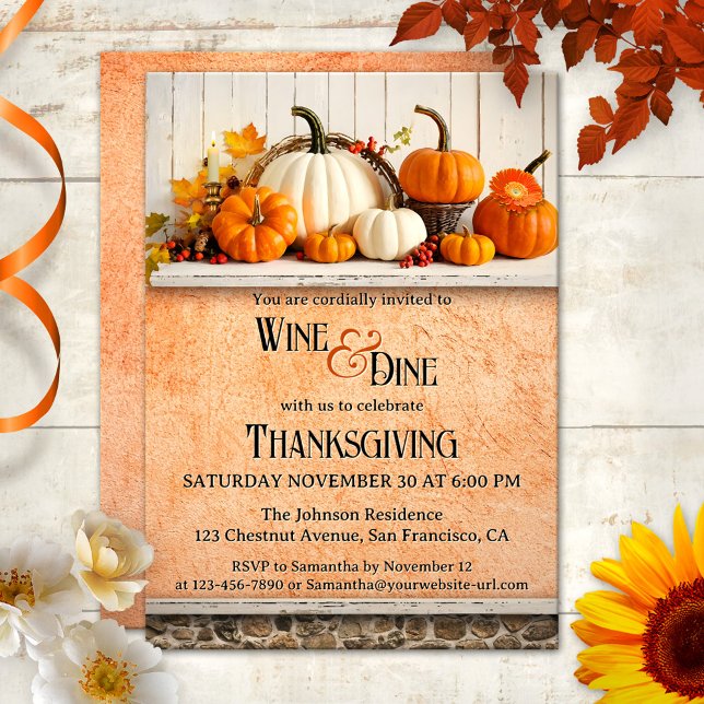 Invitation Farmhouse rustique Thanksgiving Diner Party (Rustic Thanksgiving dinner party invitation featuring pumpkins in an elegant farmhouse ambiance)