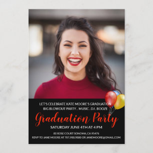 Invitation Femme Souriante À La Fête De La Graduation Rouge