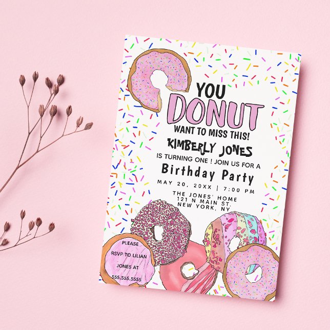 Invitation Fête d'anniversaire de Confetti à l'arrosée de bei (Pink Donut Sprinkle Confetti Birthday Party )