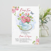 Fête d'anniversaire par thé tasse remplie de fleur