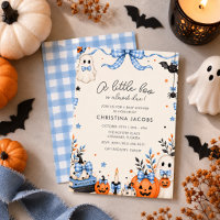 Fête de bébé Halloween d'octobre avec un fantôme a