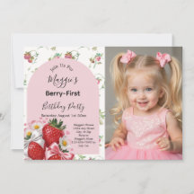 Fête de fille aux fraises pour le 1er anniversaire
