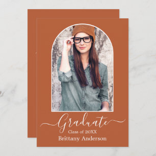 Invitation Fête de graduation Arch Terracotta moderne