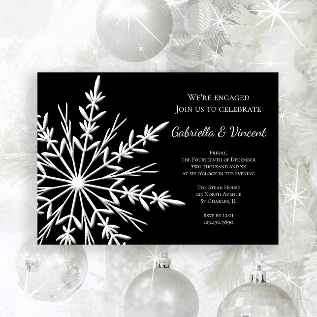 Invitation Fête de l'engagement des flocs de neige noirs et b (Celebrate your winter engagement with this festive Black and White Snowflake Party Invitation.)