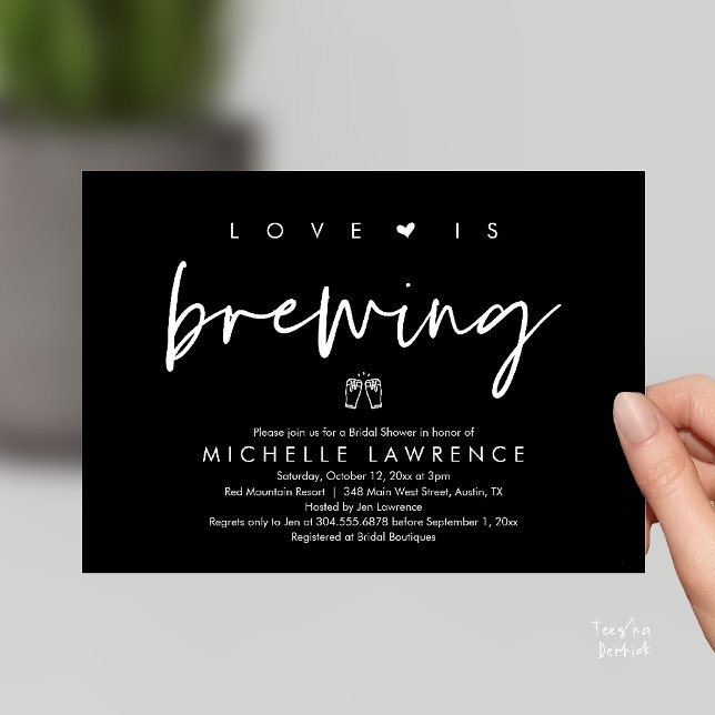 Invitation Fête des mariées de fête de la bière, l'amour bras (Beer Party Bridal Shower, Love is brewing Invitation card modern romance classy black white)