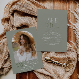 Invitation Fete Green Moderne Elle L'A Fait Photo Arch Gradua